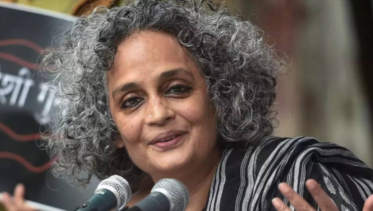 delhi lg approves prosecution of Arundhati Roy under uapa