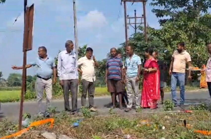  Kharibari: শ্মশানঘাটের পথে যন্ত্রণা মেটাতে উদ্যোগ, পাকা রাস্তার শিলান্যাস